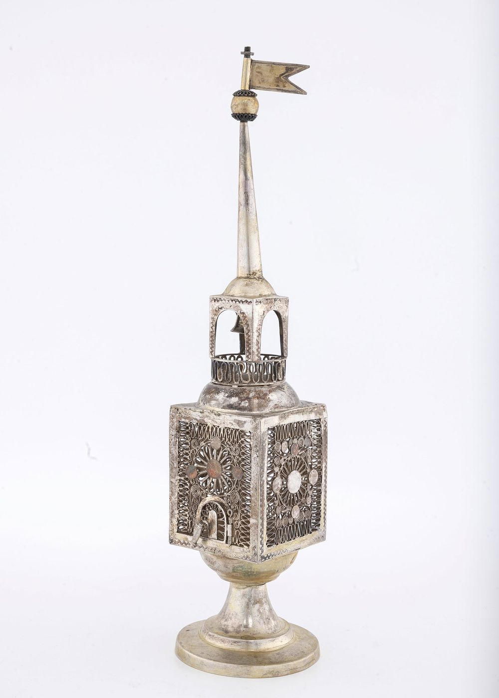 A LARGE SILVER SPICE TOWER. Hamburg, c. 1830. On a round base, with a large filigree midsection 