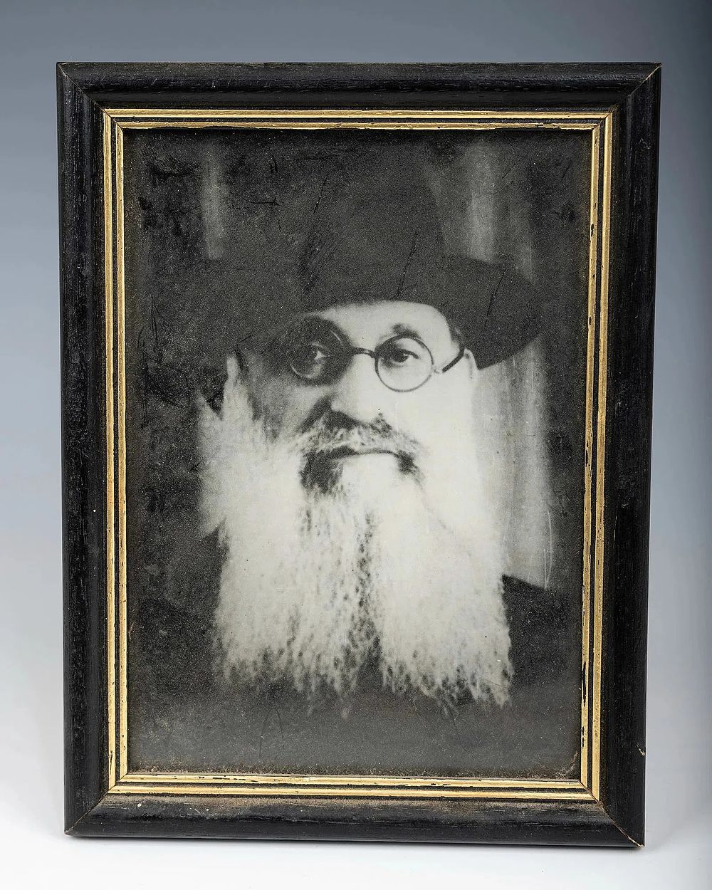 A PHOTOGRAPH OF Shloime Mikhelevich (Solomon Mikhailovich) Shleifer (1889 - 1957). During the 