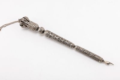 A STERLING SILVER FILIGREE TORAH POINTER. Israel, modern. Composed completely of finely spun 