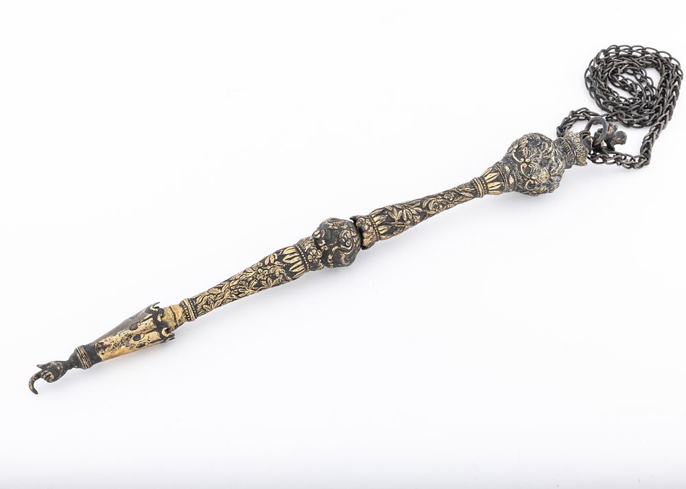 A MONUMENTAL PARCEL GILT SILVER TORAH POINTER. Germany, 18th century. Of massive form and 