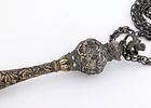 A MONUMENTAL PARCEL GILT SILVER TORAH POINTER. Germany, 18th century. Of massive form and תמונה - 3