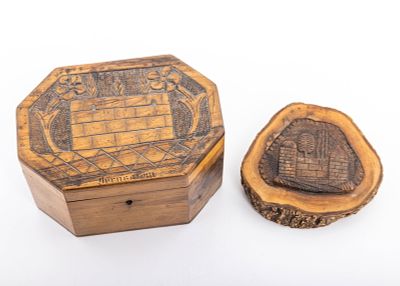 AN OLIVEWOOD ETROG CONTAINER. Jerusalem, c. 1930. The etrog container decorated with the scene f 