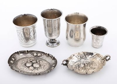 FOUR SMALL KIDDUSH CUPS AND TWO SILVER CHAROSET CONTAINERS. Various origins. Including two 
