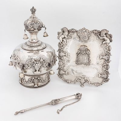 A LARGE STERLING SILVER CROWN, TORAH SHIELD AND YAD. Modern. 95 ozt. The crown is 17" tall, the 