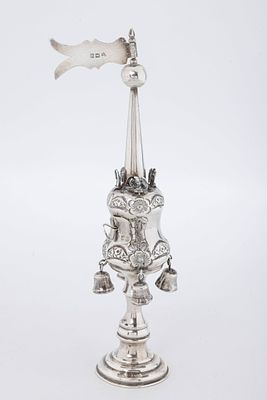 A STERLING SILVER SPICE TOWER BY Rosenzweig, Taitelbaum & Co (Jacob Rozenzweig) London, 1923. On 