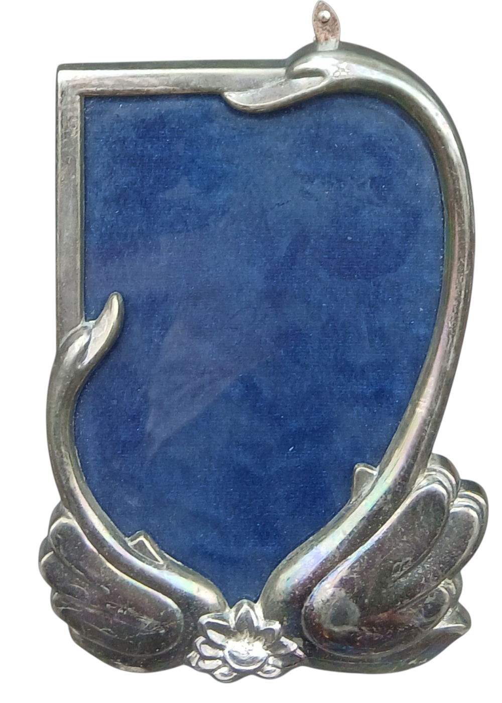 מסגרת לתמונה בסגנון אר נובו עשויה כסף אלקטרופורמינג ובד קטיפה מידות 11X16 סמ