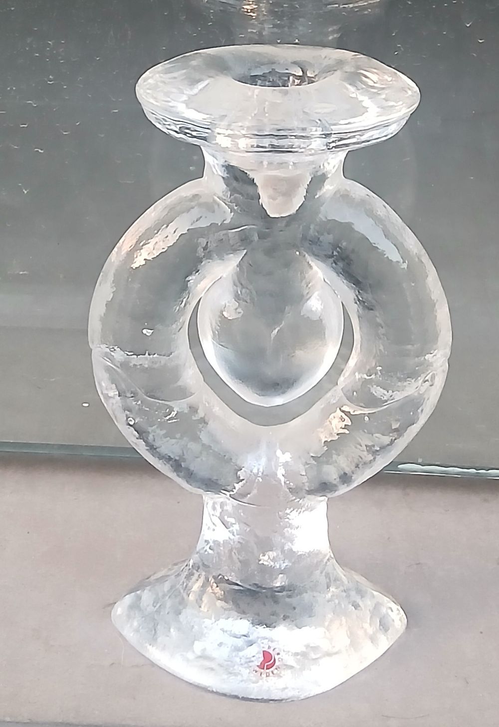 פמוט זכוכית איכותית תוצרת שבדיה גובה 16.5 סמ