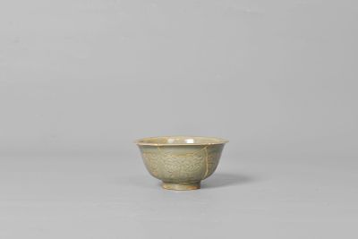 Bowl, Yaozhou ware. 宋, 耀州窯花口碗 Dimensions: 12.2 x 6.3 cm