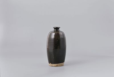 Vase,Cizhou ware. 宋, 磁州窯花瓶 Dimensions: 11 x 24 cm