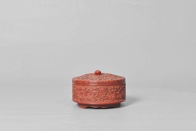 Craved red lacquer box. 清, 剔紅漆盒 Dimensions: 12.3 x 8.5 cm