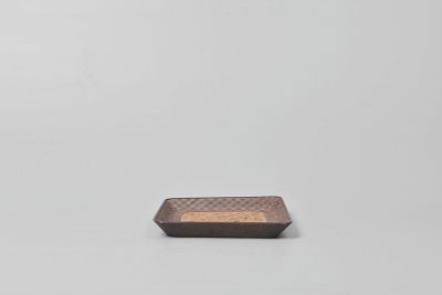 Craved box with lichee decor. 明末清初, 四方漆盒 Dimensions: 18 x 2.5 cm