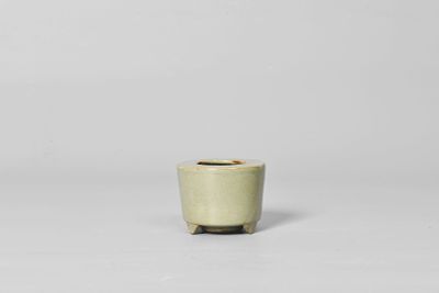 Censer. 明, 龍泉爐 Dimensions: 7.6 x 5.5 cm