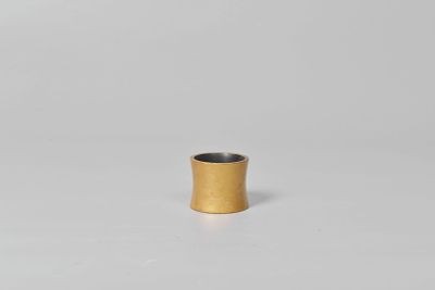 Futaoki with maki-e lacquer. 清, 金蒔繪 蓋置 Dimensions: 5 x 4.4 cm