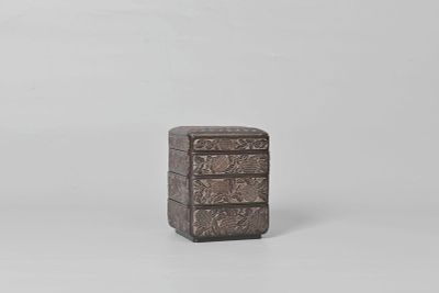 Craved black lacquer box with lichee decor. 清, 黑漆荔枝紋漆盒 Dimensions: 12.3 x 16 cm