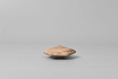 Spittoon. 清, 白泥菸頭 Dimensions: 9 x 3.5 cm