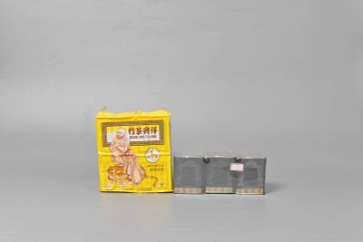 Tea leaf,Cheung Hing Tea Hong,1980s. 祥興茶行鐵羅漢/80年代 武夷奇種三罐80年代 726g(include the box)/125g&times;3