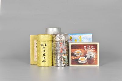 6 Caddie of Dong Ding Tea,1980s. 凍頂烏龍茶禮盒及鐡罐裝 6 盒, 1980 年代 1016g/698g/460g/500g/394g/608g 