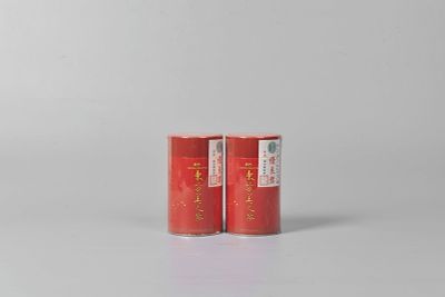 2 Caddie ofHsinchu Good Tea,2006. 民國95年, 新竹縣政府東方美人茶優良茶優良獎二罐 Weight: 150 g