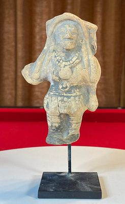Pre-columbian Toltec / Aztec Terracotta Figurine Sculpt. Pre-columbian Toltec / Aztec Polychrome 