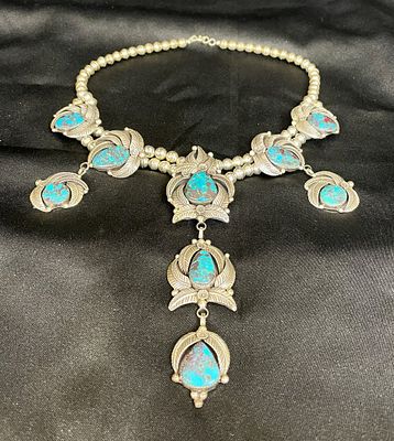 Vintage Native American Sterling Silver Turquoise Neckl. A vintage Navajo Sterling Silver