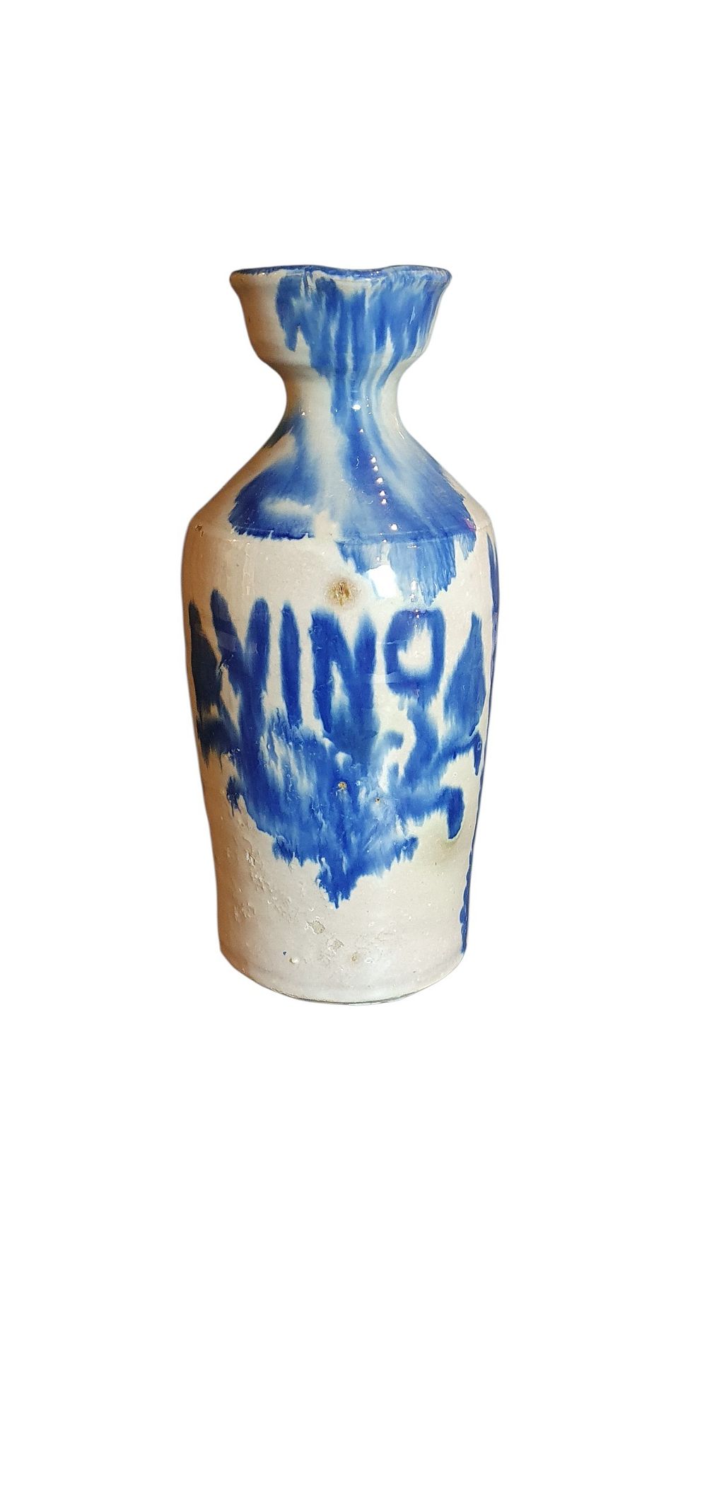 Jarra o alcuza, S. XIX - XX. Cerámica de Fajalauza - Granada, vidriada o esmaltada en blanco con chorreones vidriados en azul y la palabra "vino"., lote 15