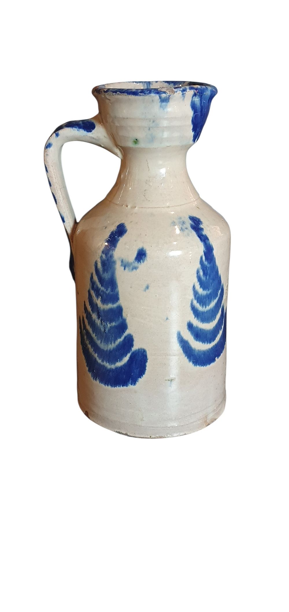 Alcuza o jarra, S. XVIII. Cerámica de Fajalauza - Granada, vidriada o esmaltada en gris plomo y azul representando motivos vegetales., lote 50