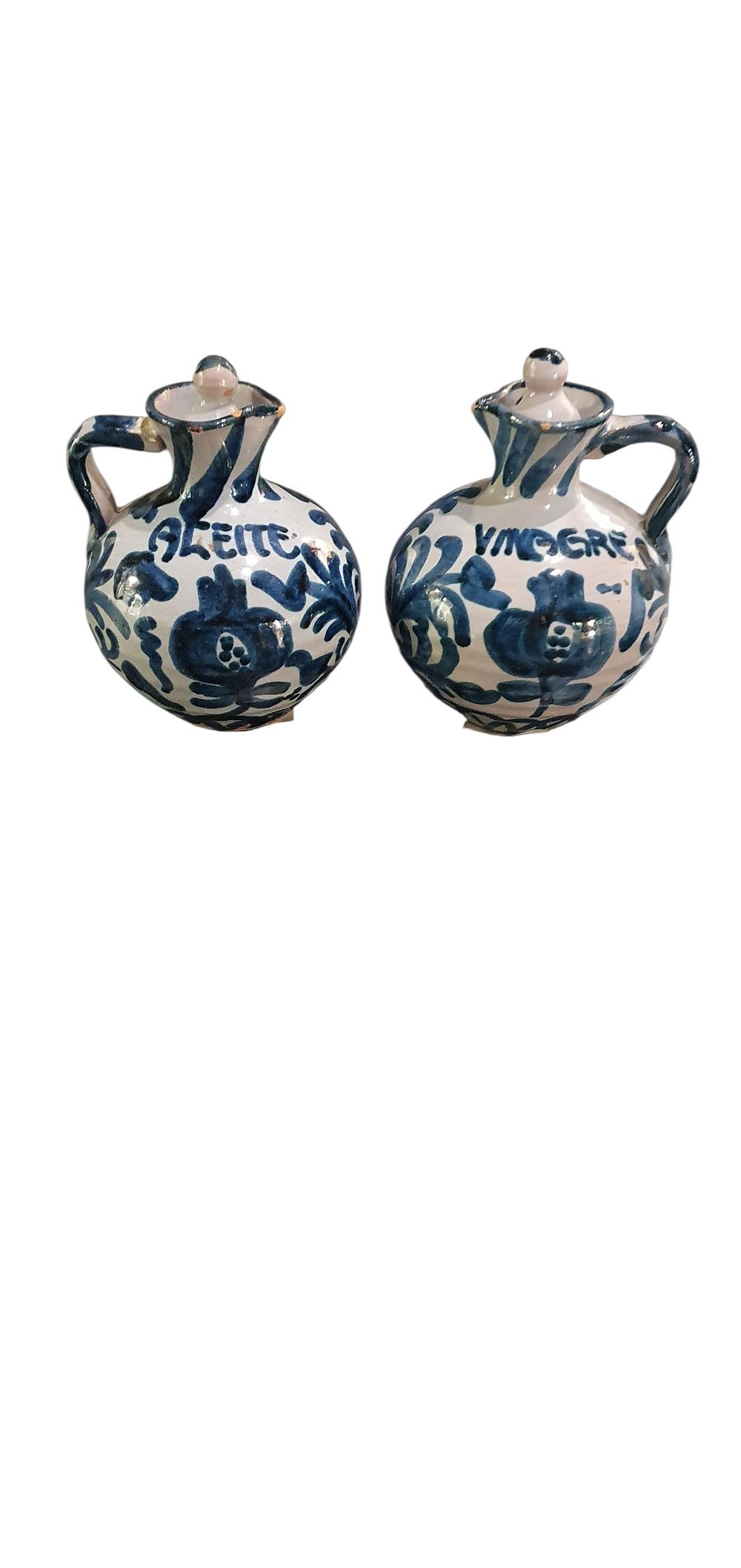 Pareja de jarritas. Cerámica de Fajalauza - Granada con tapadera…, lote 105
