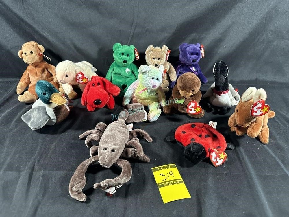 Lot 319: 13 Beanie Babies w Tags