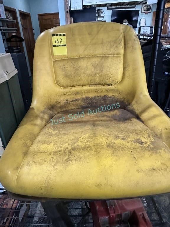 Lot 167: Lawn Tractor Seat