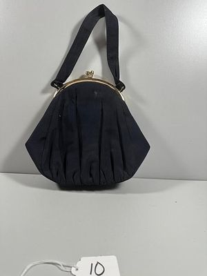 Vintage Dover Black Fabric Pleated Kiss-Lock Handb. A vintage Dover black fabric pleated 