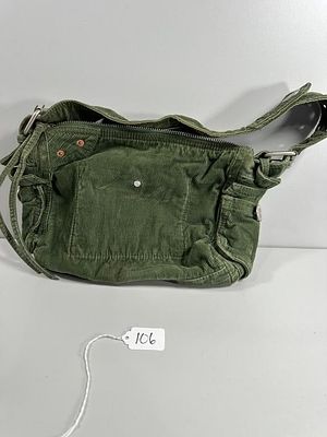 GAP Y2K Green Shoulder Bag. A GAP Y2K Green Shoulder Bag. This casual shoulder bag features 