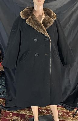 Ladies Wool Coat w Faux Fur Lining