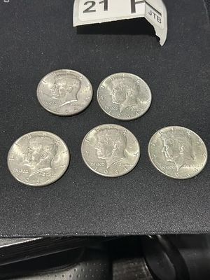 1964 Kennedy Half Dollar Lot of 5. 90 % Silver