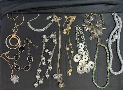 Fashion/Costume Jewelry Necklaces and Pendants. A group of eleven contemporary fashion jewelry 