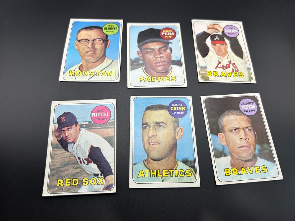 Lot 139: A Collection of Six 1969 Topps Baseball Cards