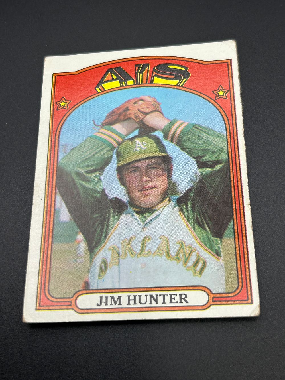 Lot 177: 1972 Topps Baseball Card #330 Jim Catfish Hunter Oakland Athletics Hall of Fame