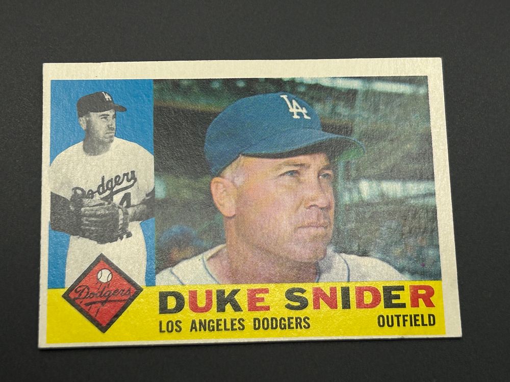Lot 246: 1960 Topps Duke Snider #493 Los Angeles Dodgers Baseball Card