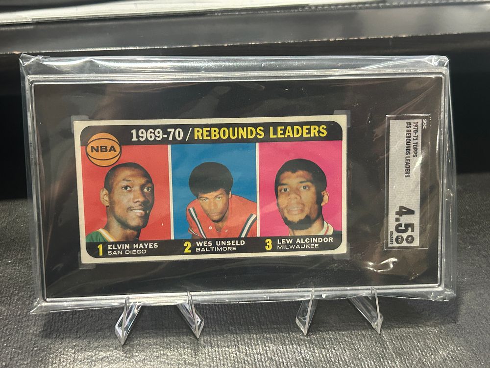 Lot 261: 1970-71 Topps Basketball #5 Rebounds Leaders Elvin Hayes Wes Unseld Lew Alcindor SGC 4.5