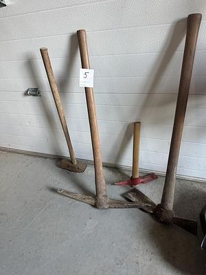 3 Pickaxes and Mallet