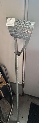 Long Handled Sand Scoop. for metal detecting