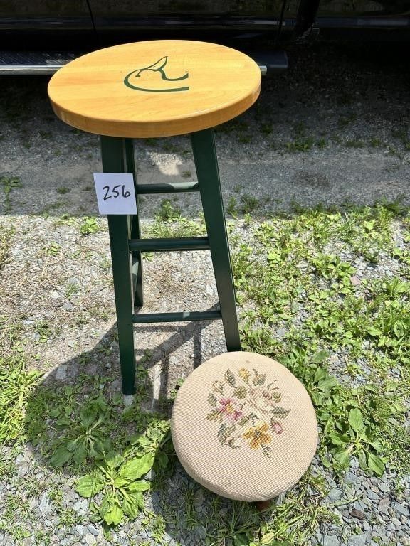 Lot 256: Stool Lot