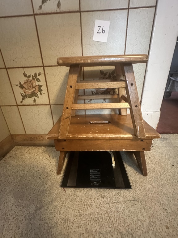 2 Wooden Step Stools