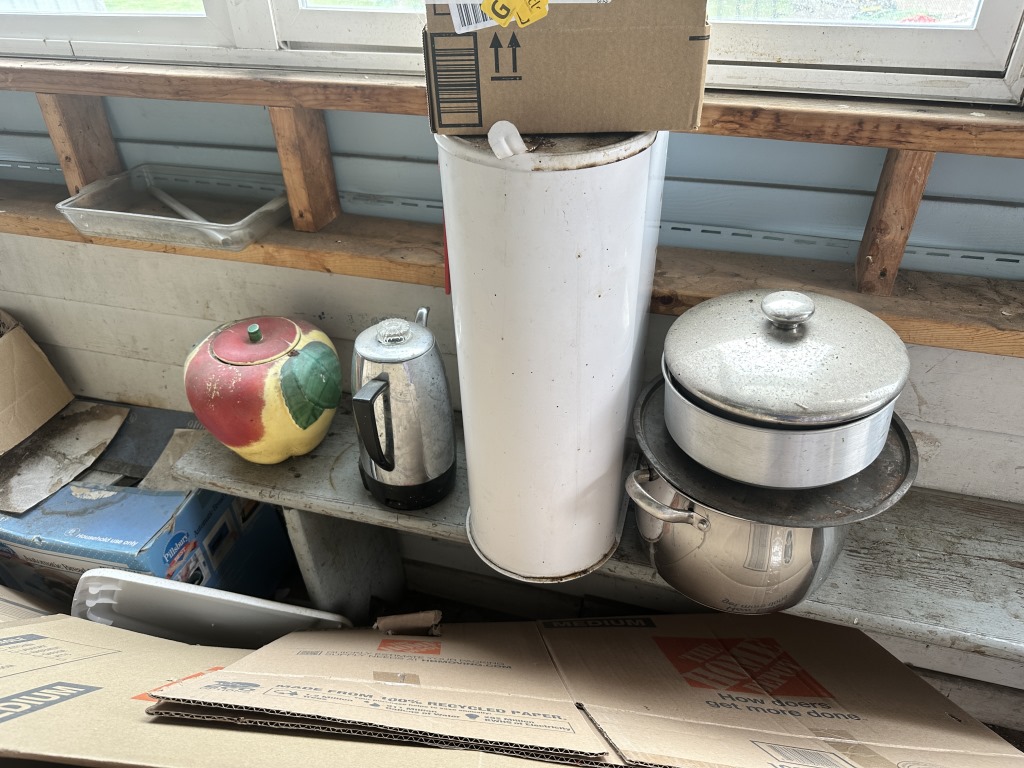 Pickers Rights of Back Porch