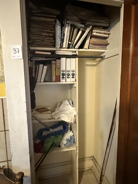 Pickers Rights Kitchen Closet