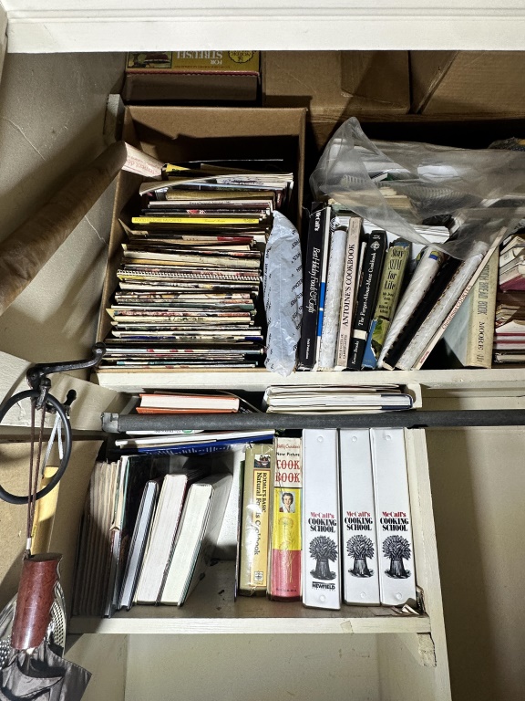 Pickers Rights Kitchen Closet