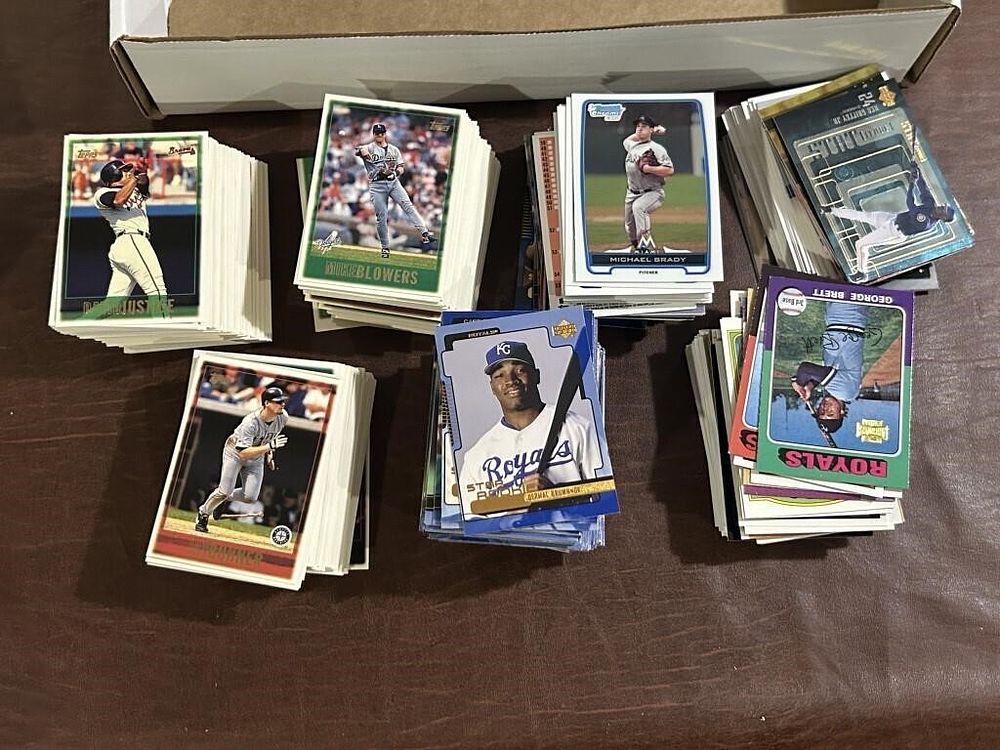 Lot 348: Mixed Baseball Card Lot 750+