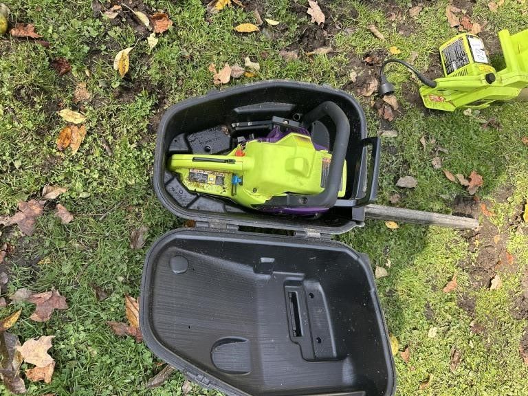 Lot 180: Poulan Wild Thing 18" Gas Chainsaw with Case