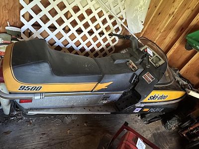 1982 Ski-Doo Blizzard 9500 Snowmobile. Vintage high-performance trail performance snowmobile 