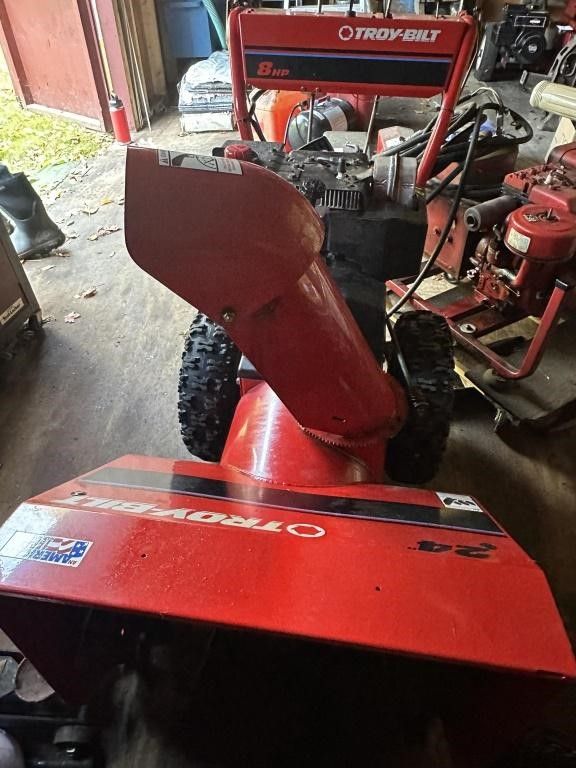 Lot 193: Troy-Bilt 24" 8 HP Dual-Stage Snowblower