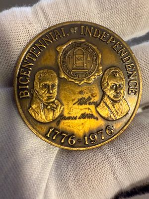 A Freemasons commemorative coin, issued by the Delaware Lodge, marking the 200th anniversary 